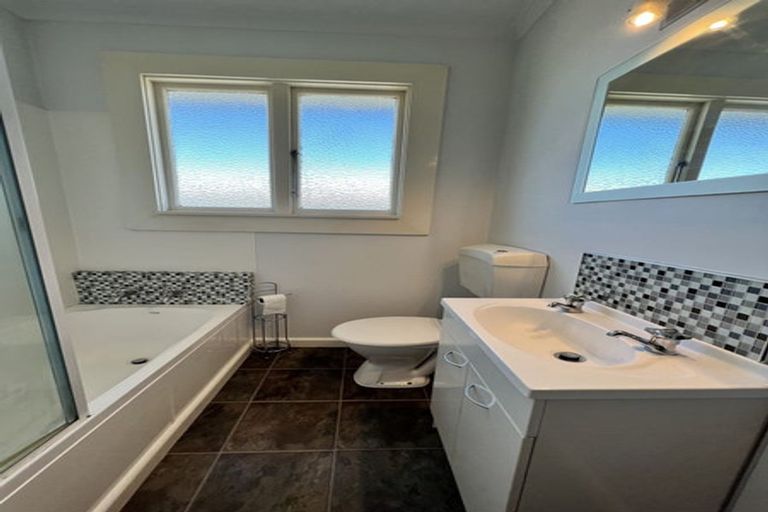 Photo of property in 33 Neill Street, Hornby, Christchurch, 8042