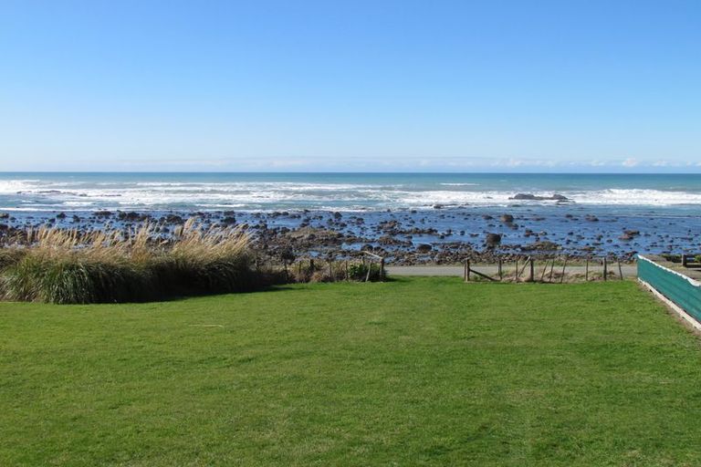 Photo of property in 881 Mataikona Road, Mataikona, Tinui, 5889