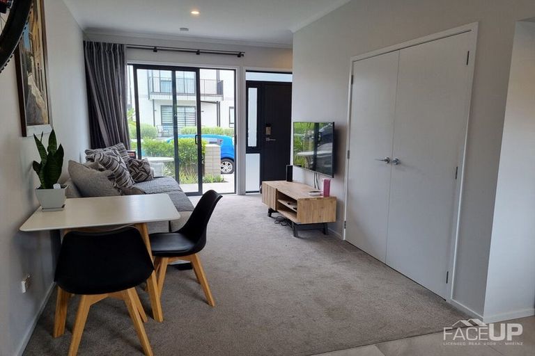 Photo of property in 6 Sidney Wallingford Way, Hobsonville, Auckland, 0616