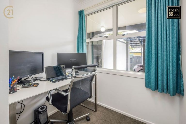 Photo of property in 107 Edgewater Drive, Pakuranga, Auckland, 2010