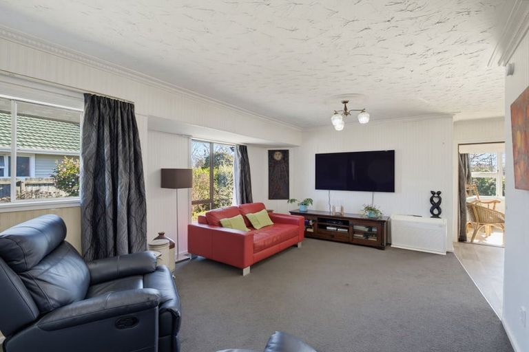 Photo of property in 42 Daniels Road, Redwood, Christchurch, 8051