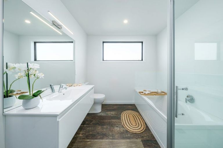 Photo of property in 5 Lorne Street, Lake Hayes, Queenstown, 9304