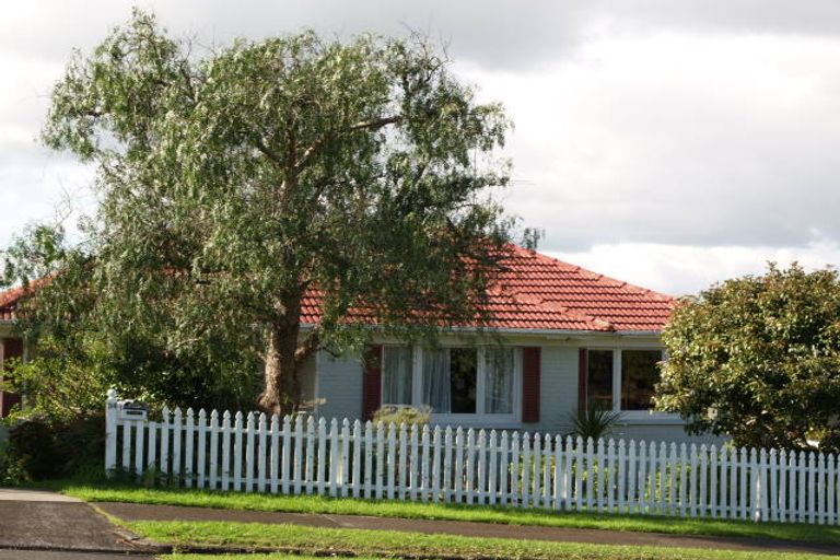 Photo of property in 34 Churchill Road, Cockle Bay, Auckland, 2014