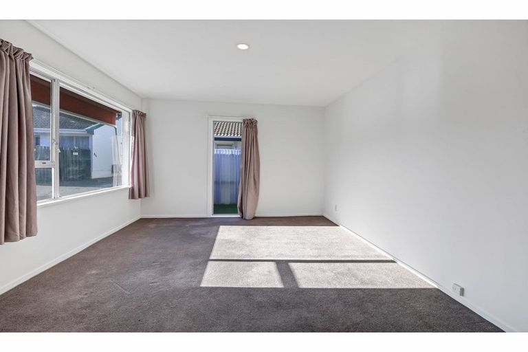 Photo of property in 2/8 Lonsdale Street, New Brighton, Christchurch, 8083
