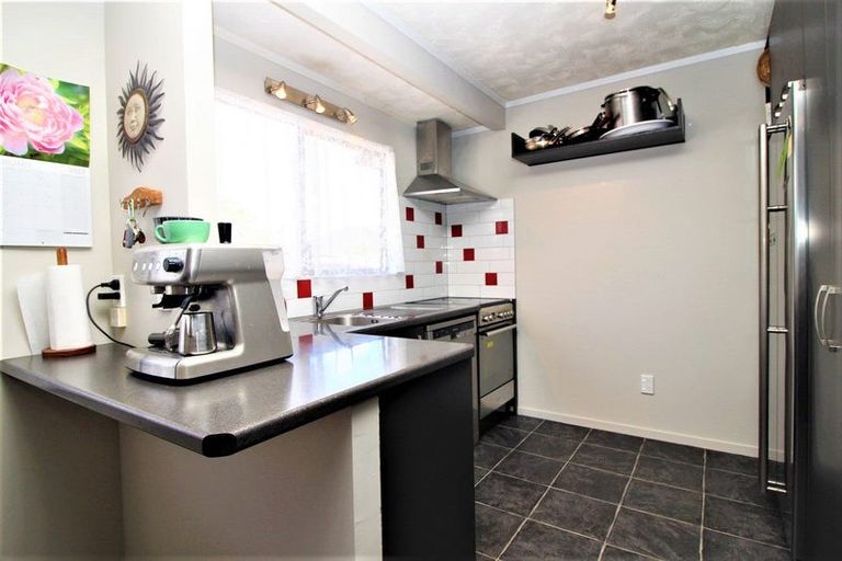 Photo of property in 1/17 Garelja Road, Henderson, Auckland, 0612