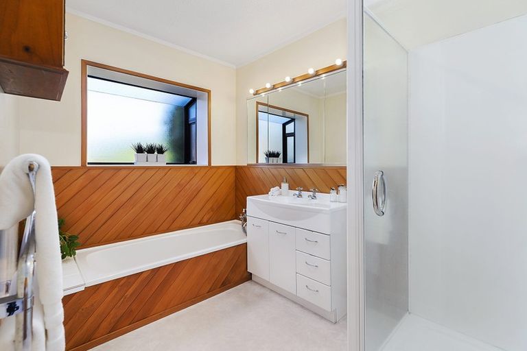 Photo of property in 21a Cecil Road, Tawa, Wellington, 5028