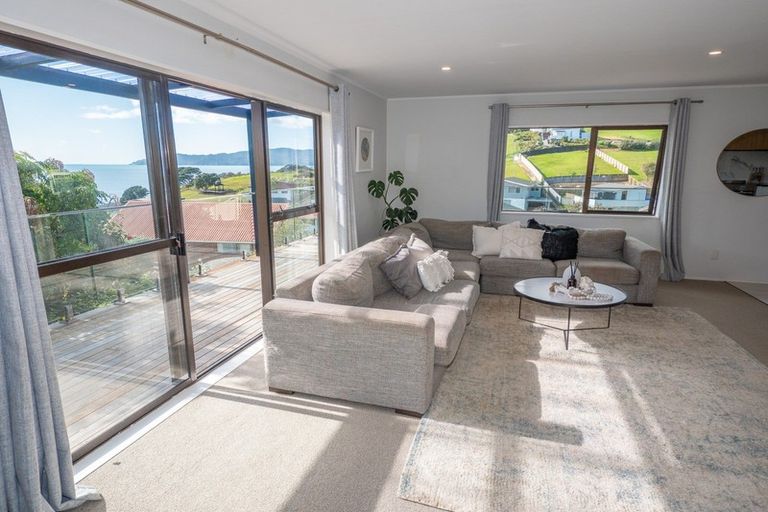 Photo of property in 19 Stratford Drive, Cable Bay, 0420