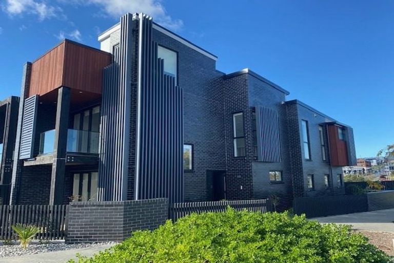 Photo of property in 2a Longshore Drive, Long Bay, Auckland, 0630