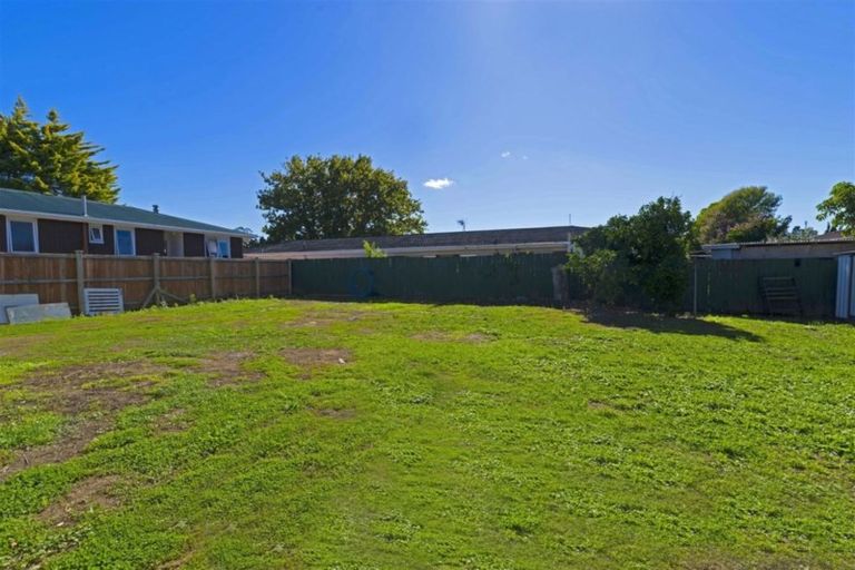 Photo of property in 209a Edmonton Road, Te Atatu South, Auckland, 0610