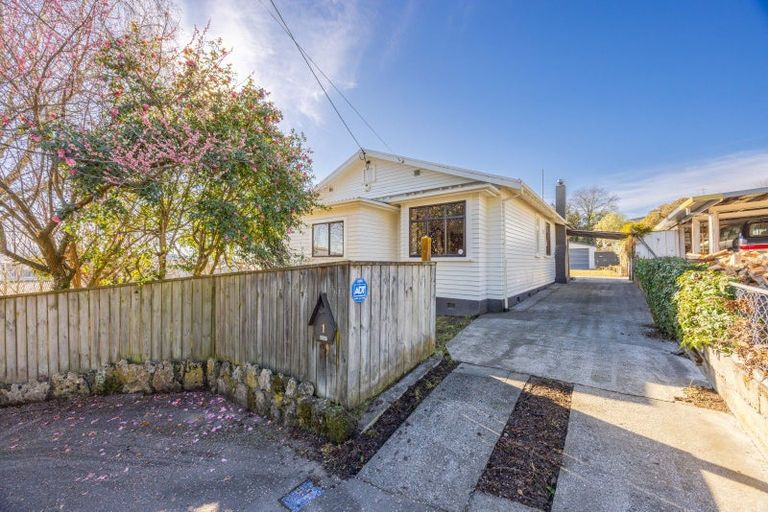 Photo of property in 1 Kitchener Street, Waipukurau, 4200