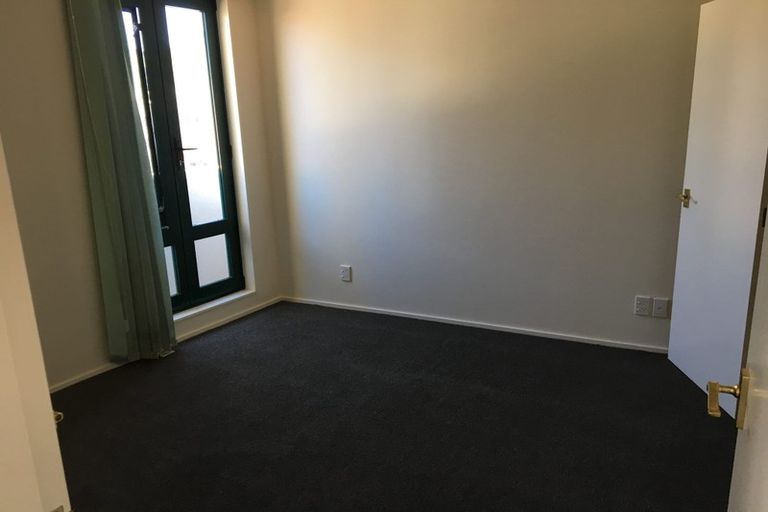 Photo of property in Courtenay Apartments, 602/120 Courtenay Place, Te Aro, Wellington, 6011
