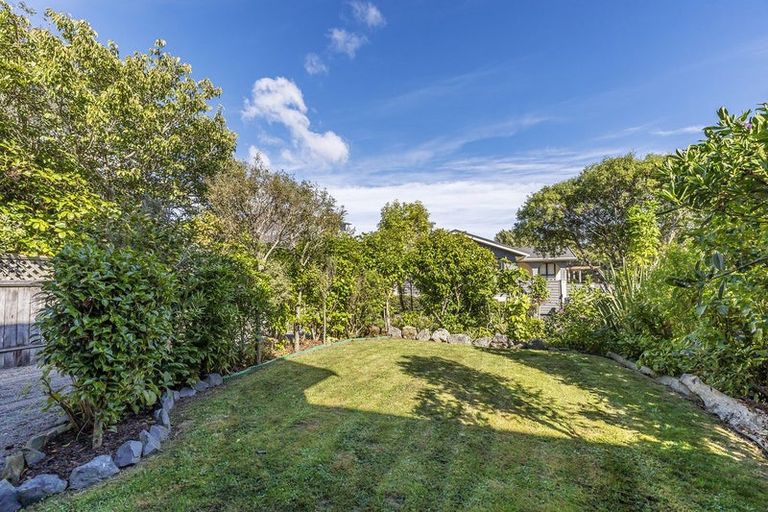 Photo of property in 3 Tedder Way, Karori, Wellington, 6012
