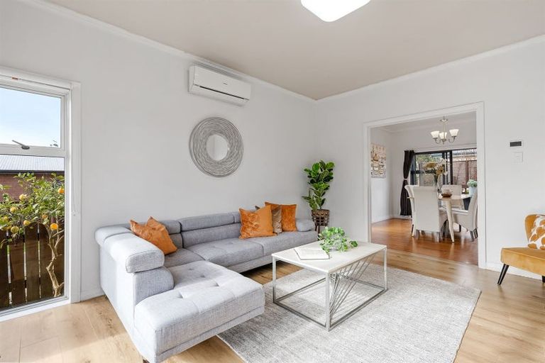 Photo of property in 60a Waimumu Road, Massey, Auckland, 0614