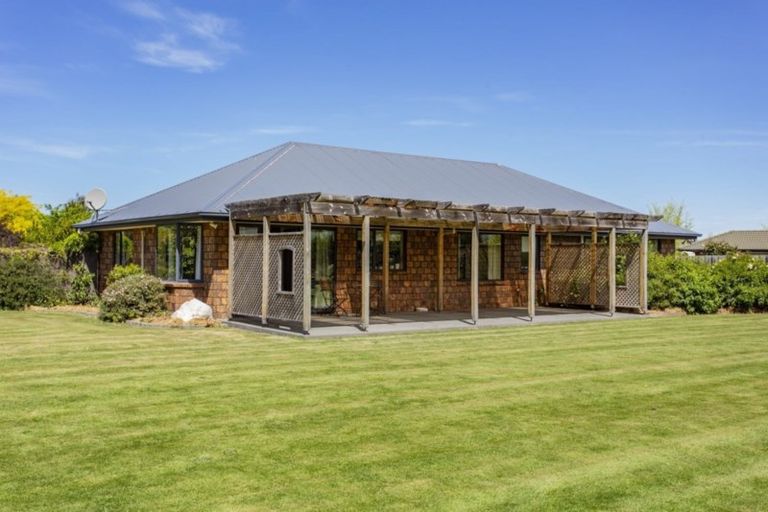 Photo of property in 7 Willowside Place, Amberley, 7410