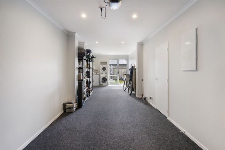 Photo of property in 2 Briddock Way, Swanson, Auckland, 0614