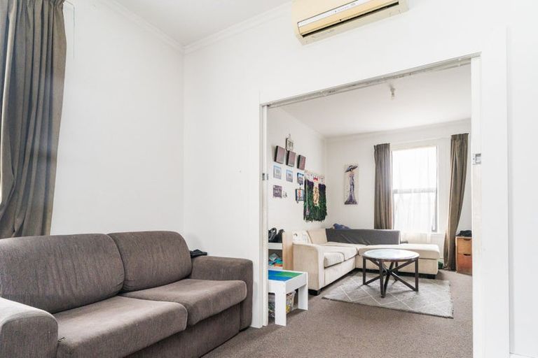 Photo of property in 32 Cambridge Street, Milson, Palmerston North, 4414