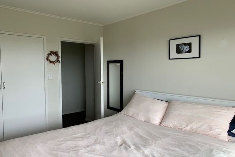 Photo of property in 2/4 Dewsbury Terrace, Castor Bay, Auckland, 0620