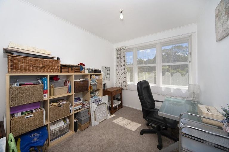 Photo of property in 24 Palmerston Road, Birkenhead, Auckland, 0626