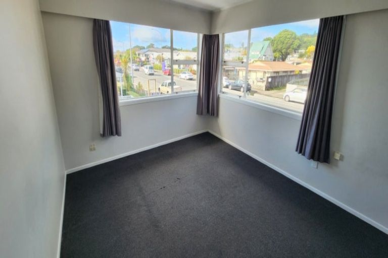 Photo of property in 4/194 Powderham Street, New Plymouth, 4310