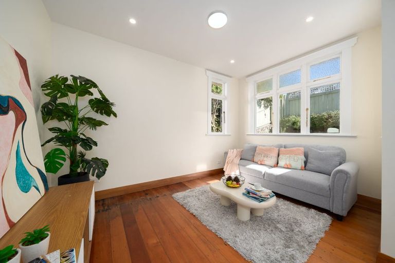 Photo of property in 9 Wavell Street, Karori, Wellington, 6012