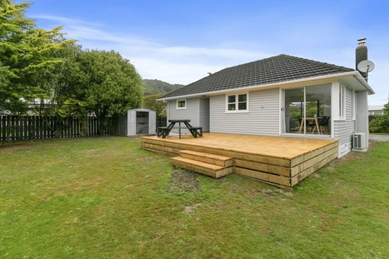 Photo of property in 2 Edmonds Street, Wainuiomata, Lower Hutt, 5014