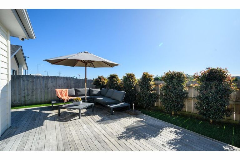 Photo of property in 17 Moemoea Avenue, Kumeu, 0810
