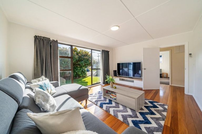 Photo of property in 19 Sheridan Crescent, Trentham, Upper Hutt, 5018