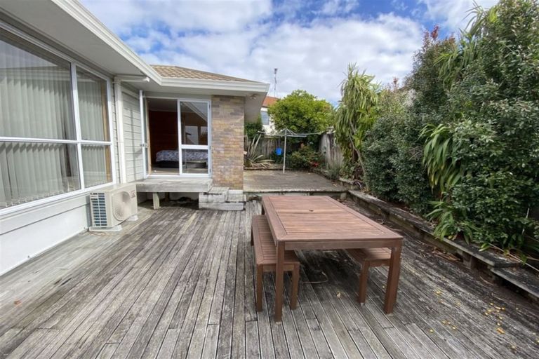 Photo of property in 2/12 Kells Place, Botany Downs, Auckland, 2010
