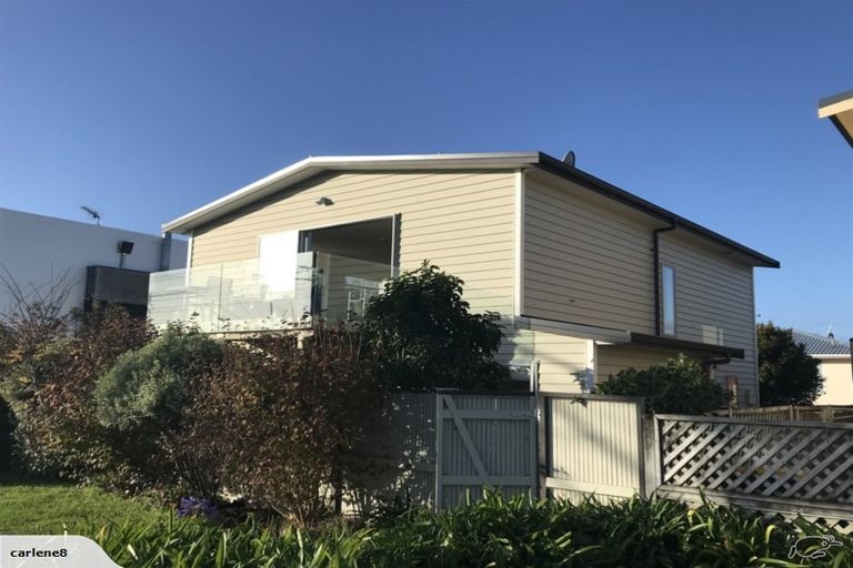 Photo of property in 4 Marina View, Paremata, Porirua, 5026