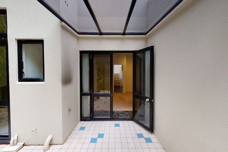 Photo of property in 65 Nevay Road, Miramar, Wellington, 6022