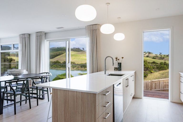 Photo of property in 98 Omahina Street, Raglan, 3225