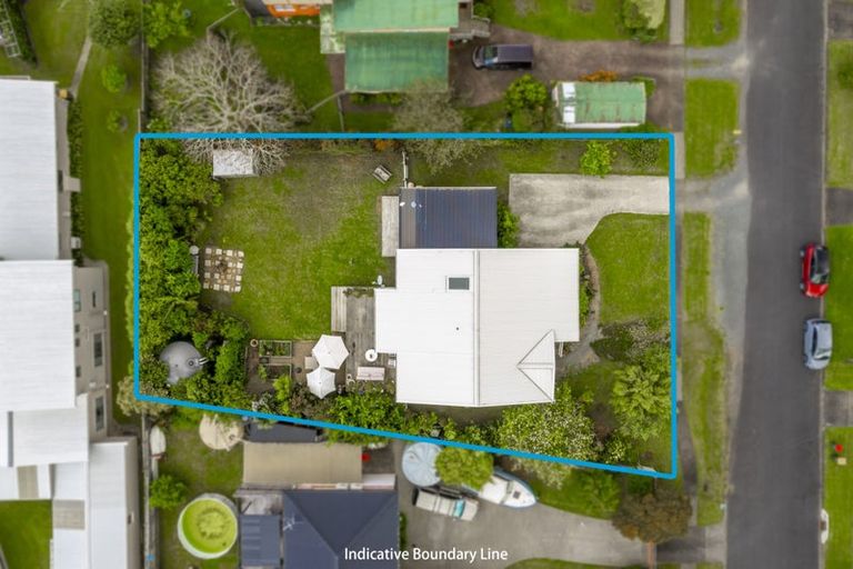 Photo of property in 9 Banks Road, Kawakawa Bay, Papakura, 2585