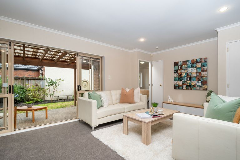 Photo of property in 7 Hibernian Drive, Ranui, Auckland, 0612