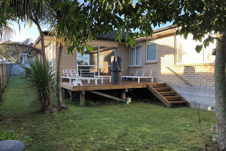 Photo of property in 51a Matipo Road, Te Atatu Peninsula, Auckland, 0610
