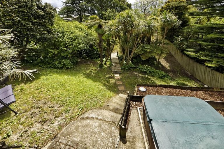 Photo of property in 17 Golf Road, New Lynn, Auckland, 0600