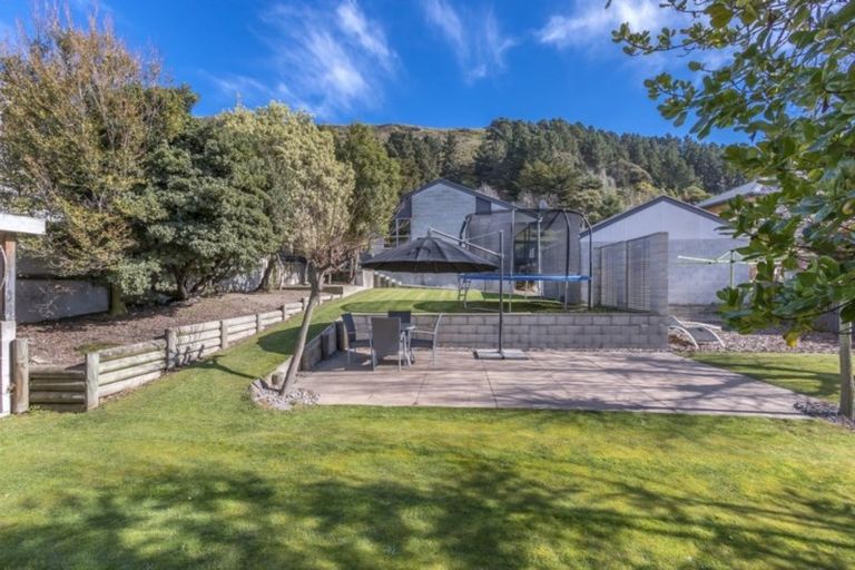Photo of property in 7 Avoca Valley Road, Heathcote Valley, Christchurch, 8022