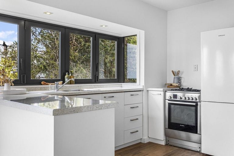 Photo of property in 8 Aranoni Track, Clifton, Christchurch, 8081