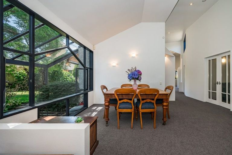 Photo of property in 11 Walnut Grove, Waikanae, 5036