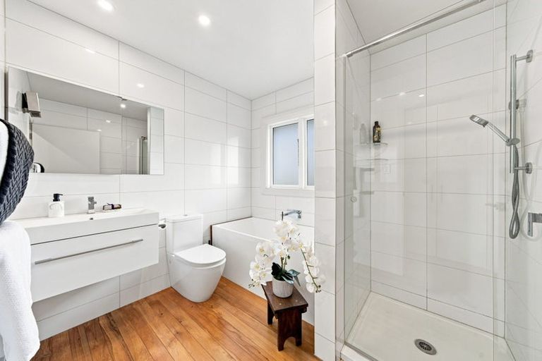Photo of property in 14b Searells Road, Strowan, Christchurch, 8052
