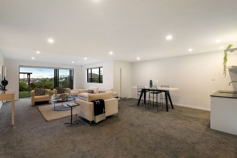 Photo of property in 13 Seaview Road, Castor Bay, Auckland, 0620