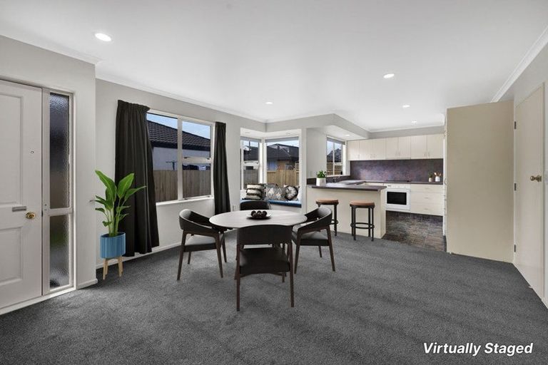 Photo of property in 1 Manse Street, Hawera, 4610