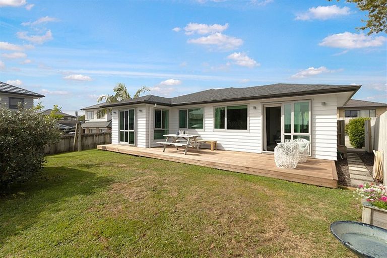 Photo of property in 38e Hetherington Road, Ranui, Auckland, 0612