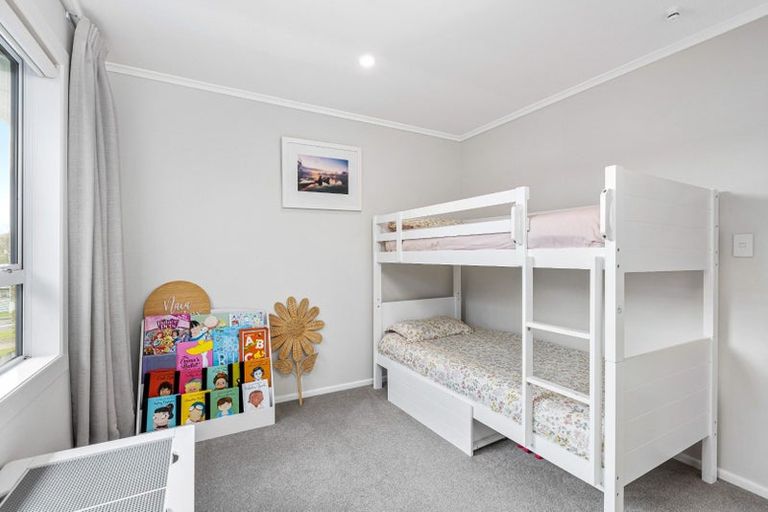 Photo of property in 2/28 Bay Street, Red Beach, 0932