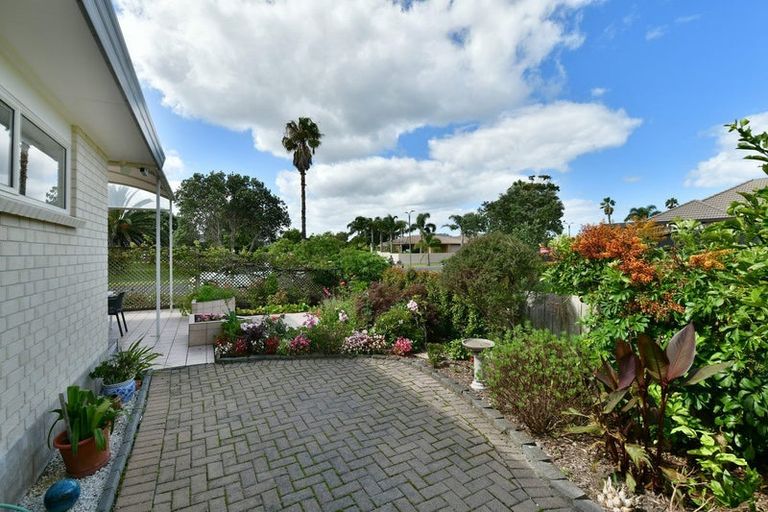 Photo of property in 188 Lakeside Drive, Orewa, 0931