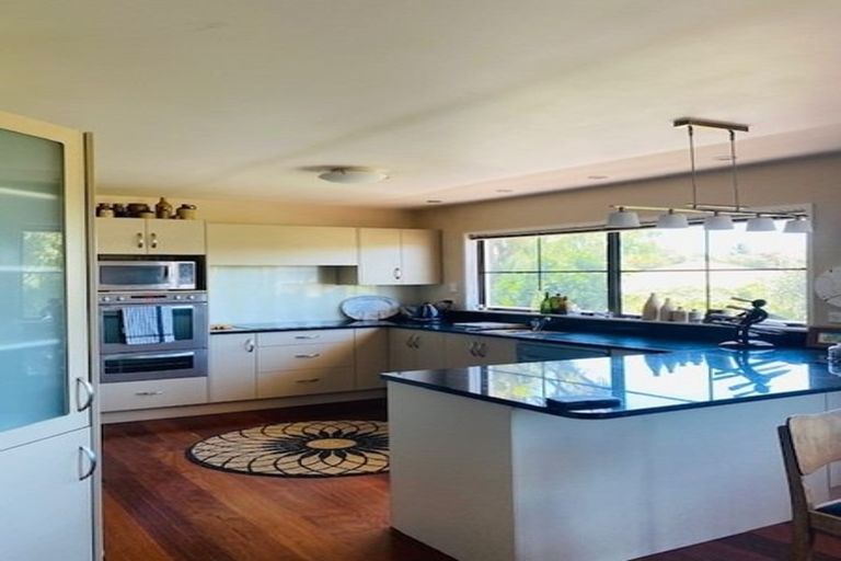 Photo of property in 16 Kennedys Bush Road, Halswell, Christchurch, 8025