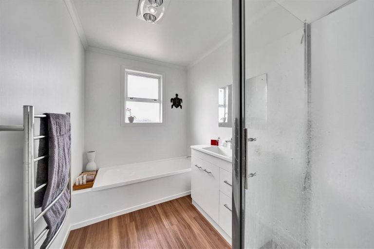 Photo of property in 435 Manawapou Road, Hawera, 4672