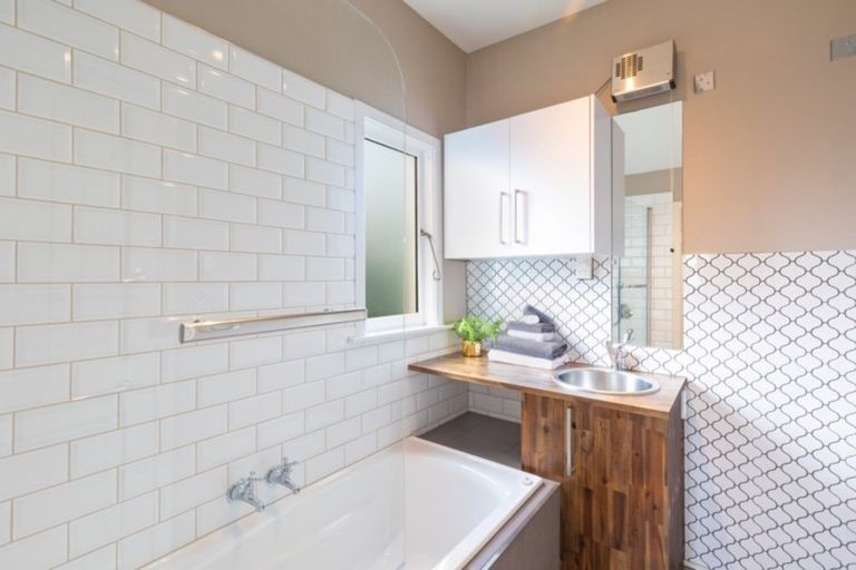 Photo of property in 35 North Parade, Richmond, Christchurch, 8013