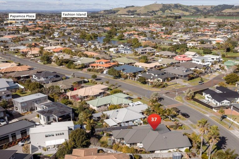 Photo of property in 37 Santa Monica Drive, Papamoa Beach, Papamoa, 3118