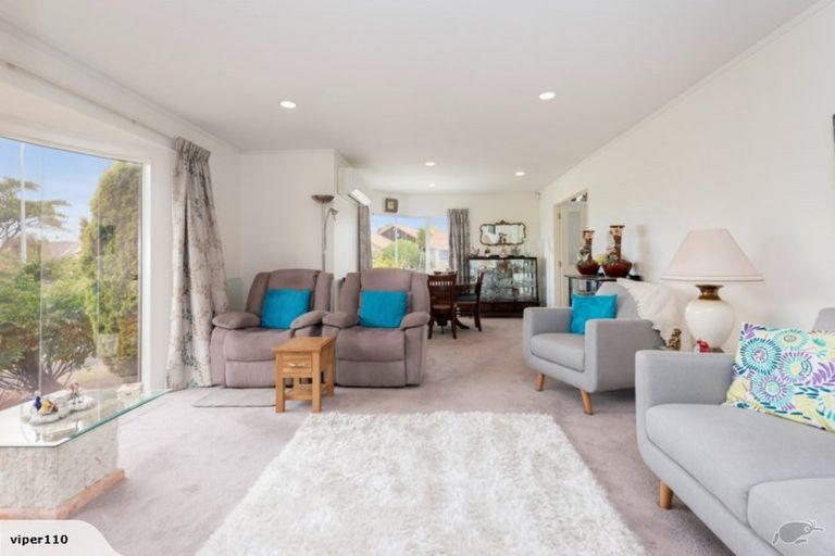 Photo of property in 2/2 Embleton Close, Northpark, Auckland, 2013