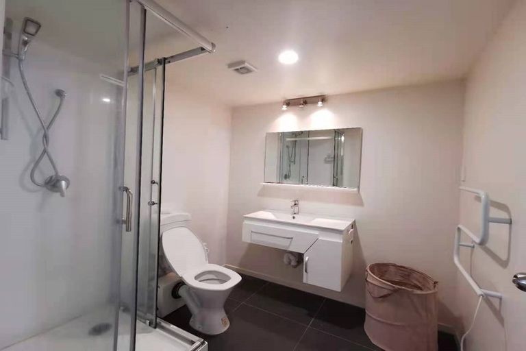 Photo of property in 1 Imatra Place, Sunnyhills, Auckland, 2010